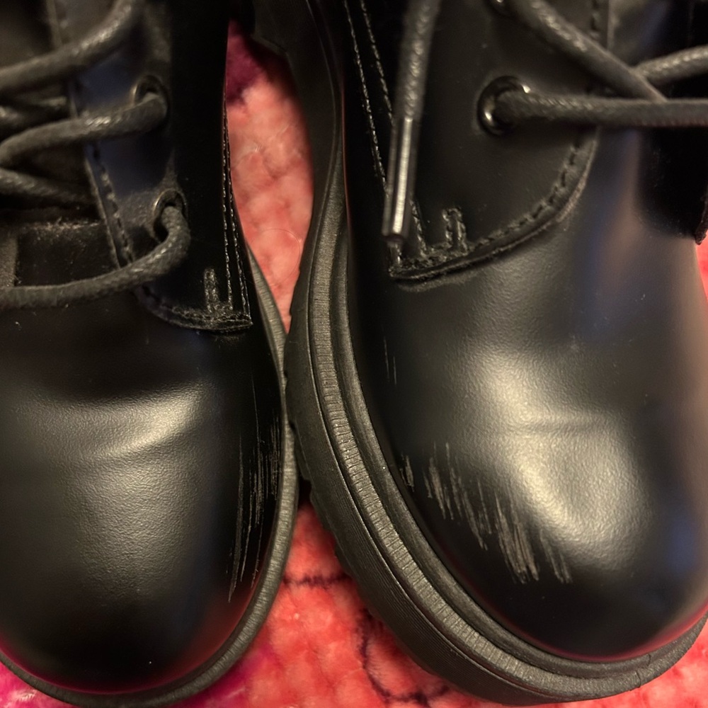 Boots - Picture 4 of 4